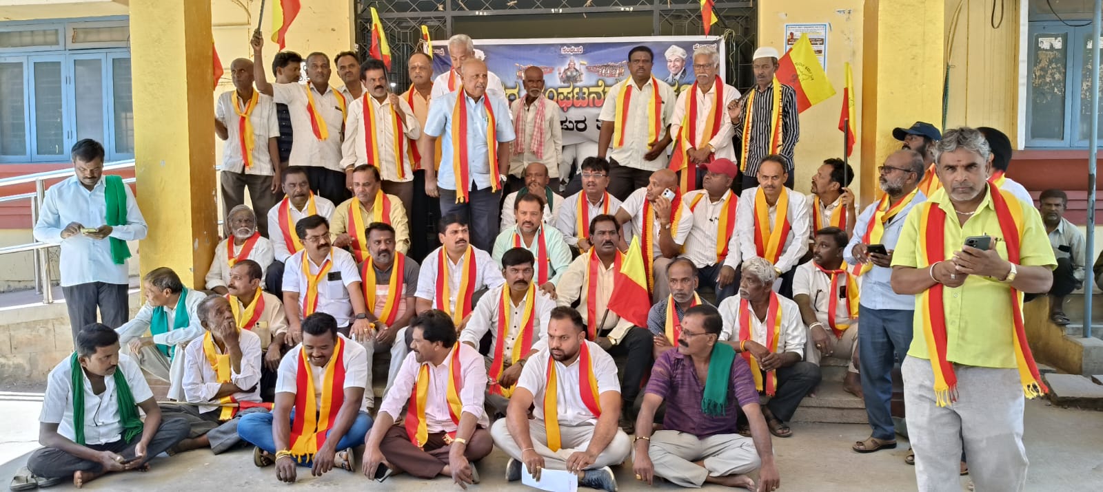 ಬಲವಂತ ಹಿಂದಿ ಹೇರಿಕೆ ವಿರೋಧಿಸಿ ಕನ್ನಡ ಪರ ಹೋರಾಟಗಾರರಿಂದ ಪ್ರತಿಭಟನೆ