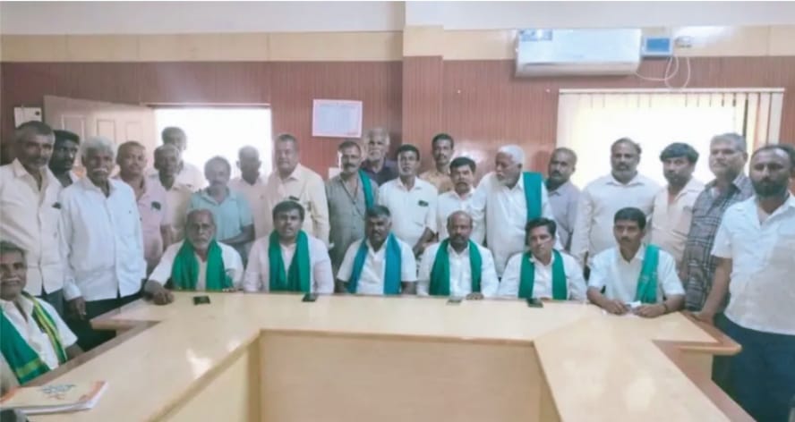 ವಿದ್ಯುತ್ ದ್ವಿಮಾರ್ಗ ಬದಲಾವಣೆಗೆ ರೈತರ ಆಕ್ರೋಶ