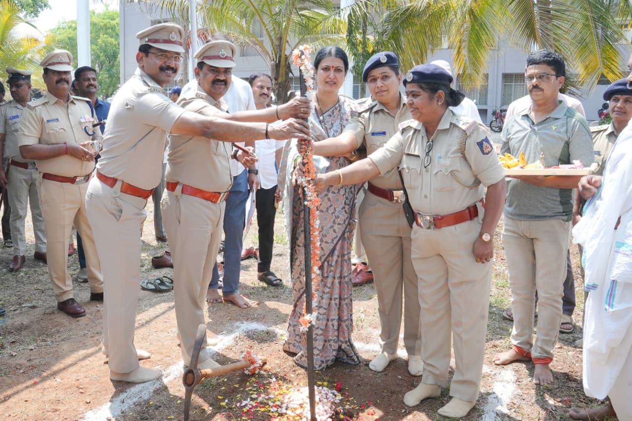 ಮುಕ್ತ ರಂಗಮಂದಿರದ ಕಾಮಗಾರಿಗೆ ಚಾಲನೆ ನೀಡಿದ ಸಂಸದೆ ಡಾ.ಪ್ರಭಾ