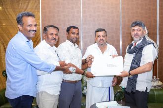 ದಾವಣಗೆರೆ ಮತ್ತು ಬಾಗಲಕೋಟೆ ಕಾಂಗ್ರೆಸ್‌ಅಭ್ಯರ್ಥಿಗಳಿಗೆ ಬಿ-ಫಾರಂ ಹಸ್ತಾಂತರ: ಇಂದು ನಾಮಪತ್ರ ಸಲ್ಲಿಕೆ