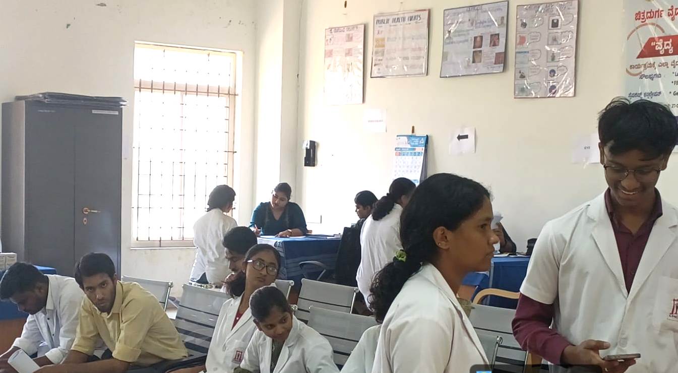 ಚಿತ್ರದುರ್ಗ ವೈದ್ಯಕೀಯ ಕಾಲೇಜ್ ವಿದ್ಯಾರ್ಥಿಗಳಿಗೆ ಆರೋಗ್ಯ ತಪಾಸಣಾ ಶಿಬಿರ
