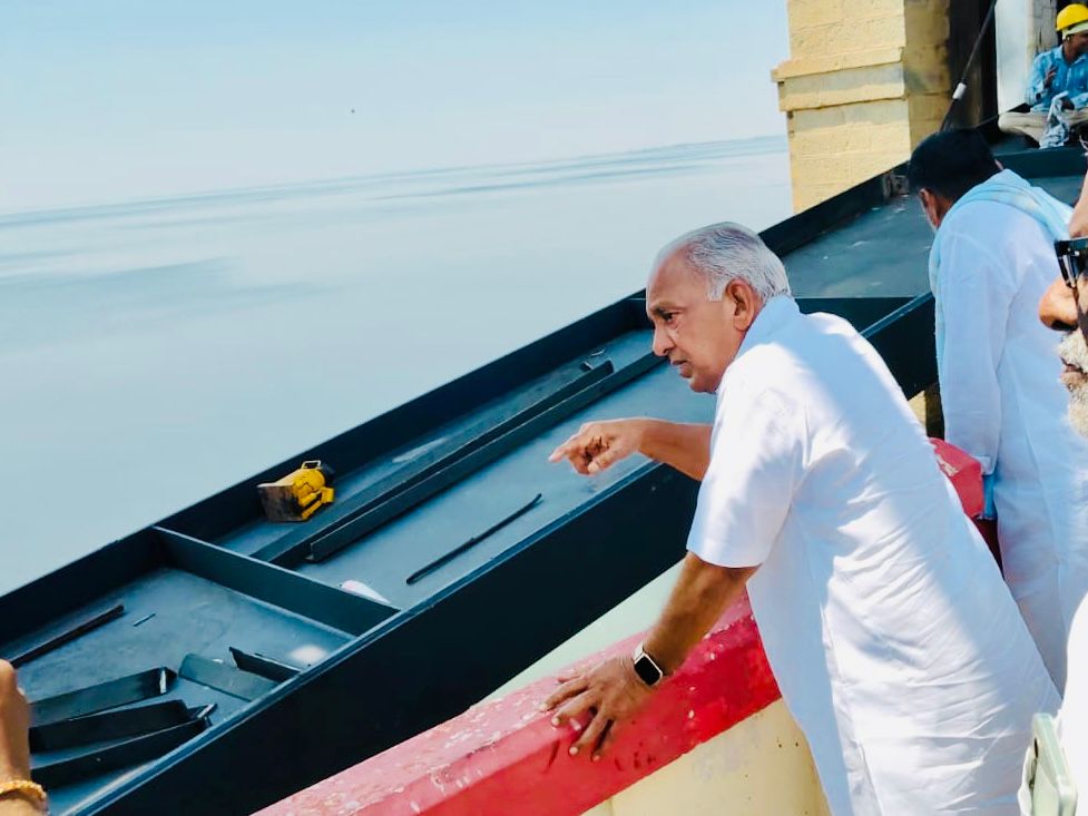 ತುಂಗಭದ್ರಾ ಜಲಾಶಯದ ಕ್ರಸ್ಟ್ ಗೇಟ್ ಅಳವಡಿಕೆ ಪರಿಶೀಲಿಸಿದ ಸಚಿವ ಬೋಸರಾಜು