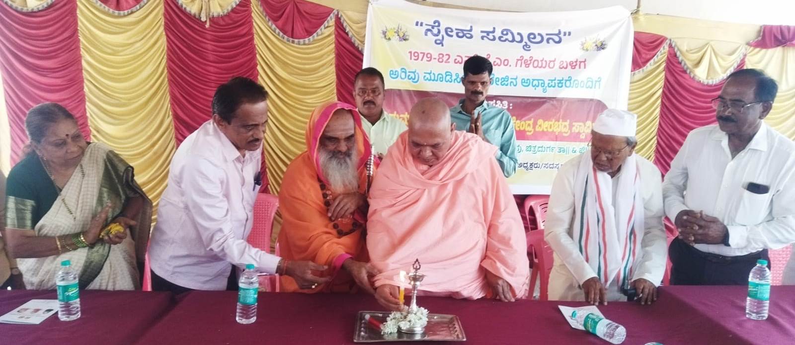 ಬಸವಣ್ಣನವರು ಸಾಕಷ್ಟು ವಿರೋಧಗಳನ್ನು ಎದುರಿಸಬೇಕಾಯಿತು