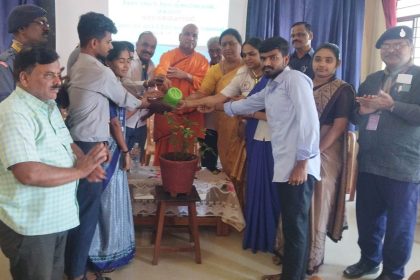 ದೇಶದ ಸೈನಿಕರ ಶ್ರಮದಿಂದಾಗಿ ಭಾರತೀಯರು ಸುರಕ್ಷಿತ-ಹನುಮಕ್ಕ