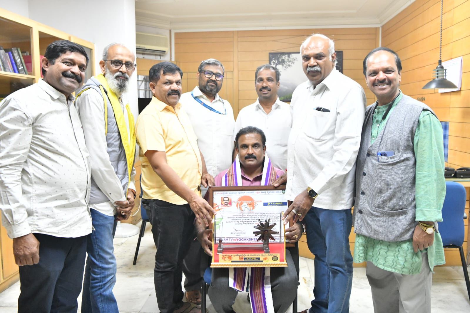 ಸಿಎಂ ಮಾಧ್ಯಮ ಸಲಹೆಗಾರ ಕೆ.ವಿ.ಪ್ರಭಾಕರ್ ಗೆ ಗಾಂಧಿ ಪುರಸ್ಕಾರ ಪ್ರದಾನ