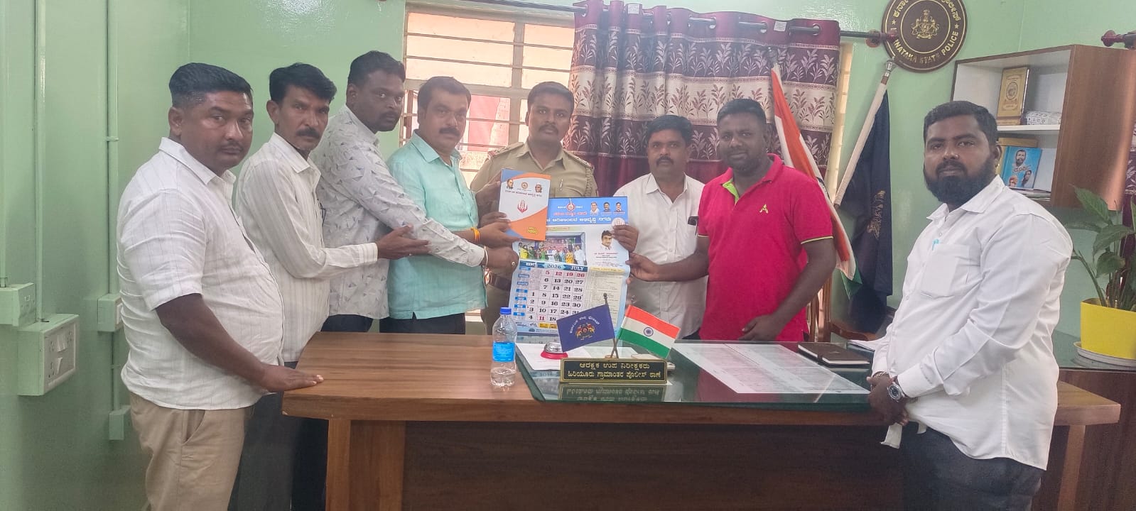 ನೂತನ ಪಿಎಸ್ಐ ಹರಿಯಬ್ಬೆ ಕಾಂತರಾಜ್ ಅವರಿಗೆ ಅಭಿನಂದನೆ ಸಲ್ಲಿಸಿದ ಜಿ.ಎಲ್ ಮೂರ್ತಿ