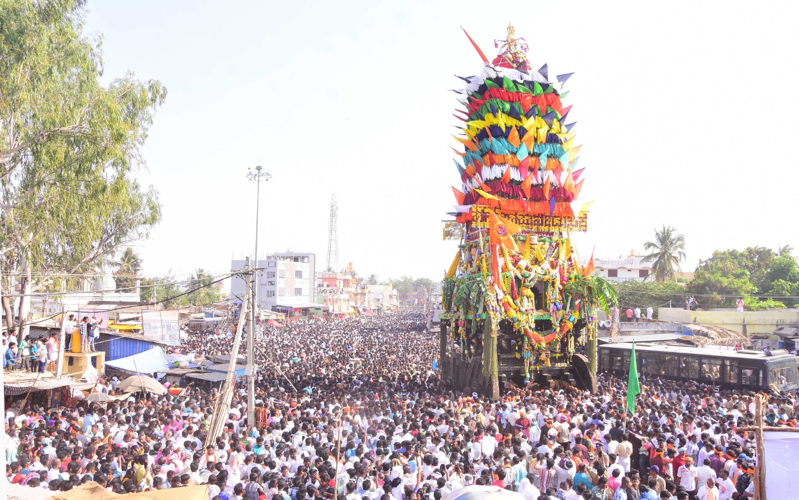 ವಿಜೃಂಭಣೆಯಿಂದ ನಡೆದ ನಾಯಕನಹಟ್ಟಿ ದೊಡ್ಡರಥೋತ್ಸವ, ಮುಕ್ತಿ ಭಾವುಟ ಶಿರಾ ಪಾಲು