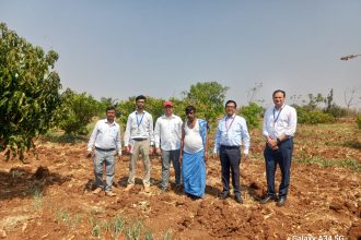 ರೈತರ ತಾಕುಗಳಿಗೆ ಭೇಟಿ ನೀಡಿ ಪರಿಶೀಲಿಸಿದ ನಬಾರ್ಡ್ ಮುಖ್ಯ ಪ್ರಧಾನ ವ್ಯವಸ್ಥಾಪಕರು