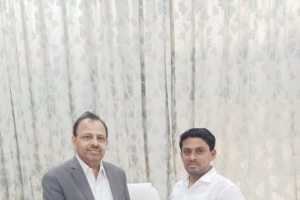 ಹಂಸಲೇಖ ಸಾಧನೆಗೆ ಶೈಕ್ಷಣಿಕ ಗೌರವ: ಈಶ್ವರ್ ಗೆ ಪಿಎಚ್.ಡಿ ಪದವಿ