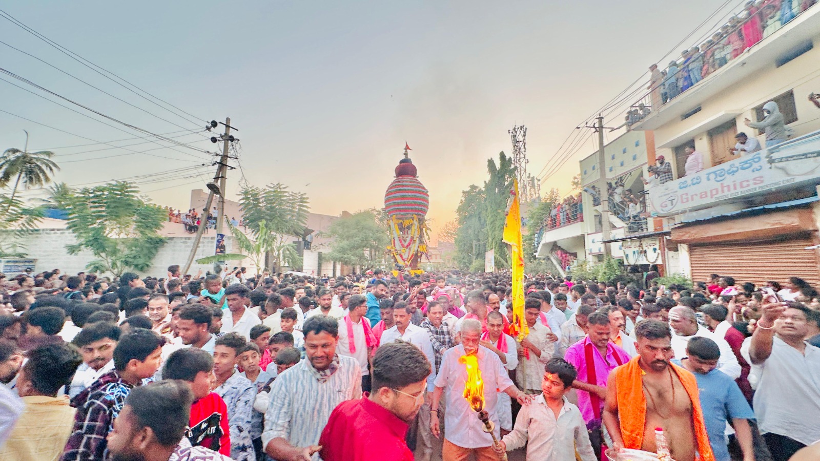 ಭಕ್ತಿ ಭಾವದ ಸಾಗರದಲ್ಲಿ ಜರುಗಿದ ಸಣ್ಣಕ್ಕಿ ವೀರಭದ್ರೇಶ್ವರ ಐತಿಹಾಸಿಕ ರಥೋತ್ಸವ