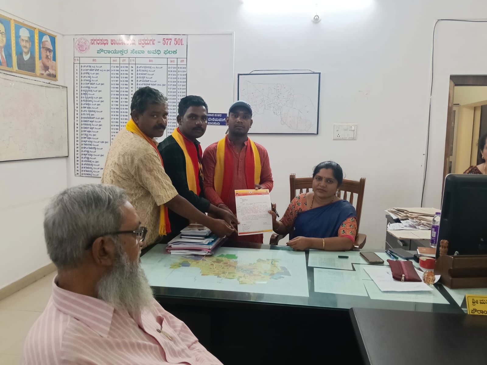 ಅಲೆಮಾರಿಗಳಿಗೆ ಬೀದಿ ದೀಪಗಳನ್ನು ಅಳವಡಿಸಲು ಮನವಿ