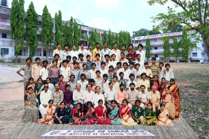 ಇಂದು 40 ವರ್ಷಗಳ ನಂತರದ ಸ್ನೇಹಿತರ ಸಮಾಗಮ ಹೇಗಿರುತ್ತೇ ಗೊತ್ತಾ?