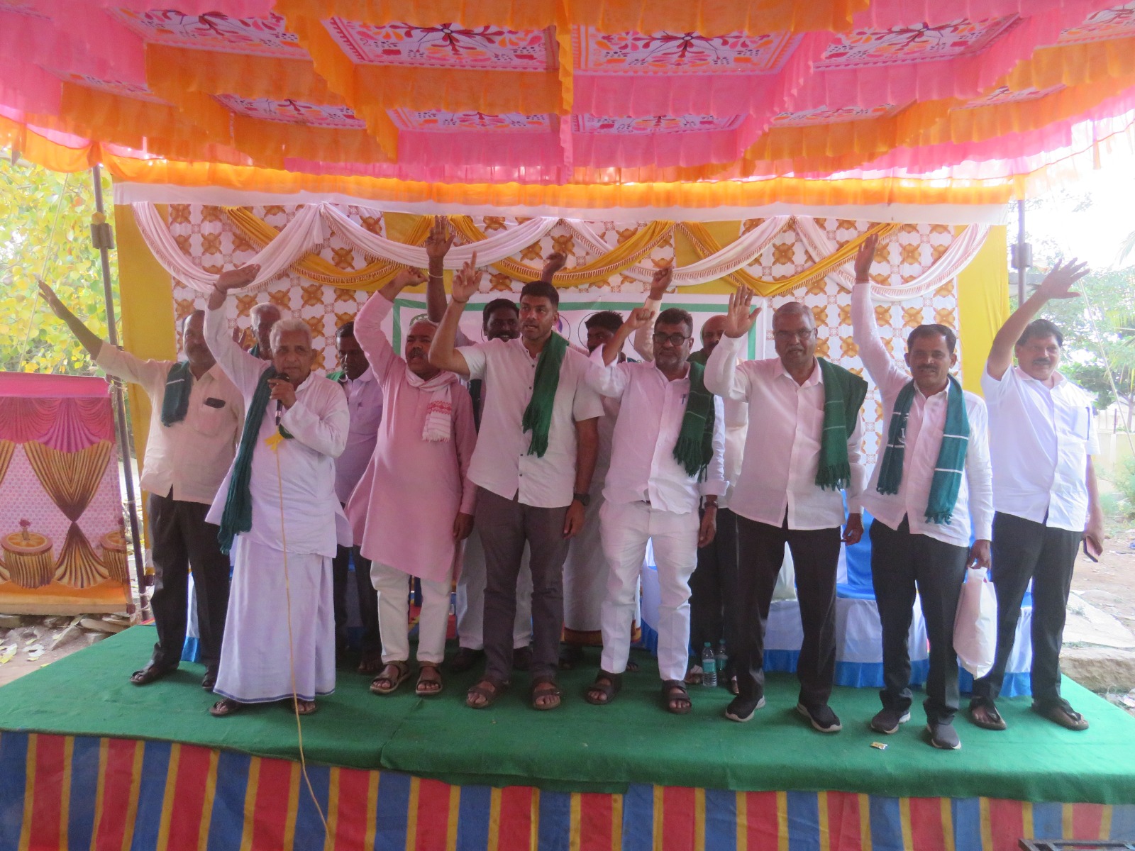 ಸಾಲದ ಸುಳಿಯಲ್ಲಿ ಸಿಲುಕಿರುವ ದೇಶಕ್ಕೆ ಅನ್ನ ನೀಡುವ ರೈತ-ಶಾಸಕ ದರ್ಶನ್