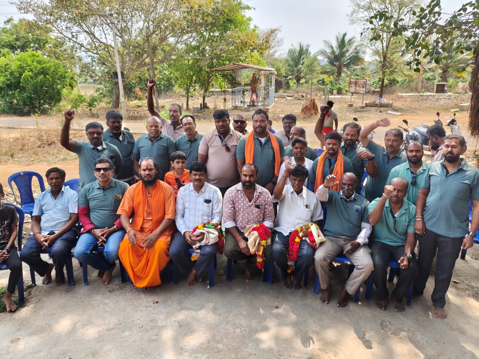 ಸ್ವಚ್ಛತಾ ಶ್ರಮದಾನಿಗಳಿಗೆ ಕಿಟ್ ವಿತರಣೆ