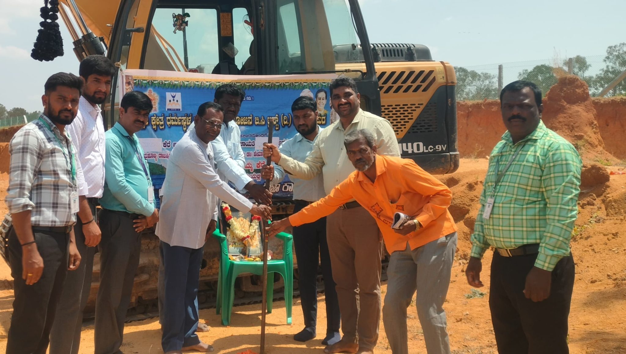 ಪಾಲ್ ಪಾಲ್ ದಿನ್ನೆ ಕೆರೆ ಹೂಳೆತ್ತುವ ಕಾಮಗಾರಿಗೆ ಚಾಲನೆ