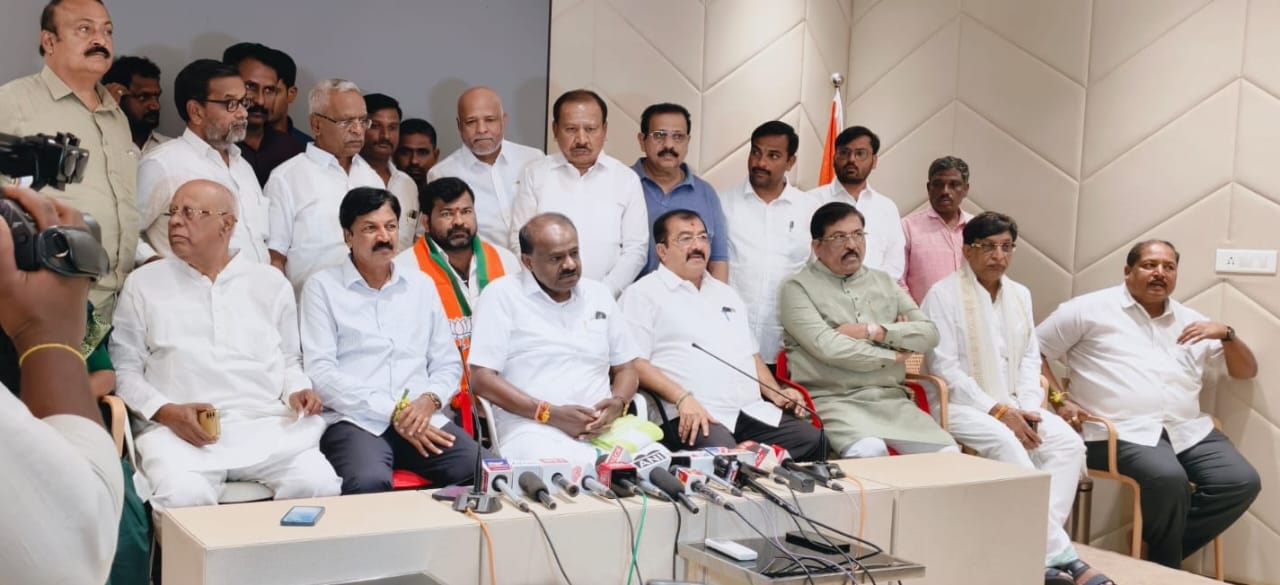 ಸಿದ್ದರಾಮಯ್ಯ ‘ಅನ್ನರಾಮಯ್ಯ’ ಅಲ್ಲ, ‘ಕನ್ನರಾಮಯ್ಯ’: ಹೆಚ್.ಡಿ. ಕುಮಾರಸ್ವಾಮಿ ತೀವ್ರ ವಾಗ್ದಾಳಿ