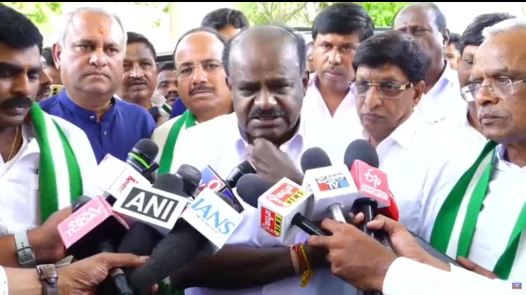 ದಾವಣಗೆರೆ ದಕ್ಷಿಣದಲ್ಲಿ ಹೆಚ್.ಡಿ.ಕುಮಾರಸ್ವಾಮಿ ಅಬ್ಬರದ ಪ್ರಚಾರ: ಎನ್‌ಡಿಎ ಅಭ್ಯರ್ಥಿ ಪರ ಮತಯಾಚನೆ