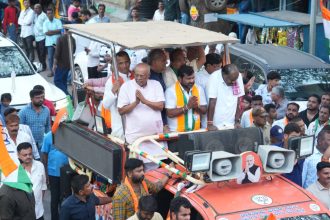 ಎನ್‌ಡಿಎ ಅಭ್ಯರ್ಥಿ ಪರ ಕುಮಾರಸ್ವಾಮಿ ಭರ್ಜರಿ ರೋಡ್ ಶೋ