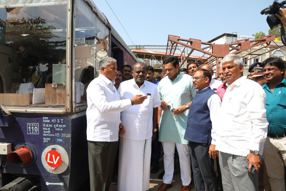 ರೈಲ್ವೆ ಮಾರ್ಗ ಪರಿಶೀಲನೆ: ಕೇಂದ್ರ ಸಚಿವ ಕುಮಾರಸ್ವಾಮಿ ಹಾಗೂ ಸಂಸದ ಯದುವೀರ್‌ಅವರಿಂದ ತಪಾಸಣೆ