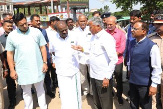 ಹೆಚ್.ಡಿ. ಕುಮಾರಸ್ವಾಮಿ ಹಾಗೂ ವಿ. ಸೋಮಣ್ಣ ಜಂಟಿ ರೈಲು ಪರಿವೀಕ್ಷಣೆ: ಸಾರ್ವಜನಿಕರ ಅಹವಾಲು ಸ್ವೀಕಾರ