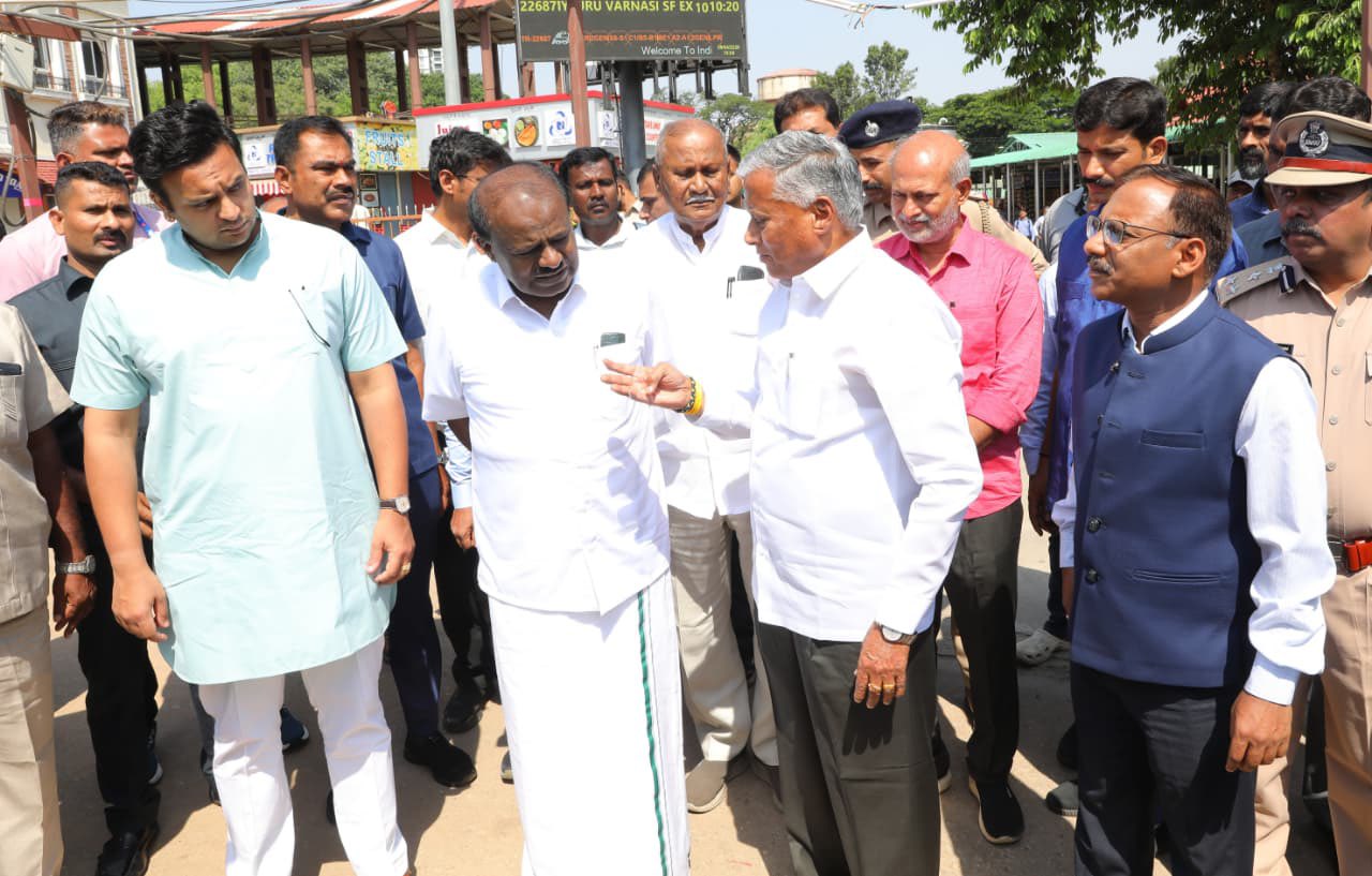 ಹೆಚ್.ಡಿ. ಕುಮಾರಸ್ವಾಮಿ ಹಾಗೂ ವಿ. ಸೋಮಣ್ಣ ಜಂಟಿ ರೈಲು ಪರಿವೀಕ್ಷಣೆ: ಸಾರ್ವಜನಿಕರ ಅಹವಾಲು ಸ್ವೀಕಾರ