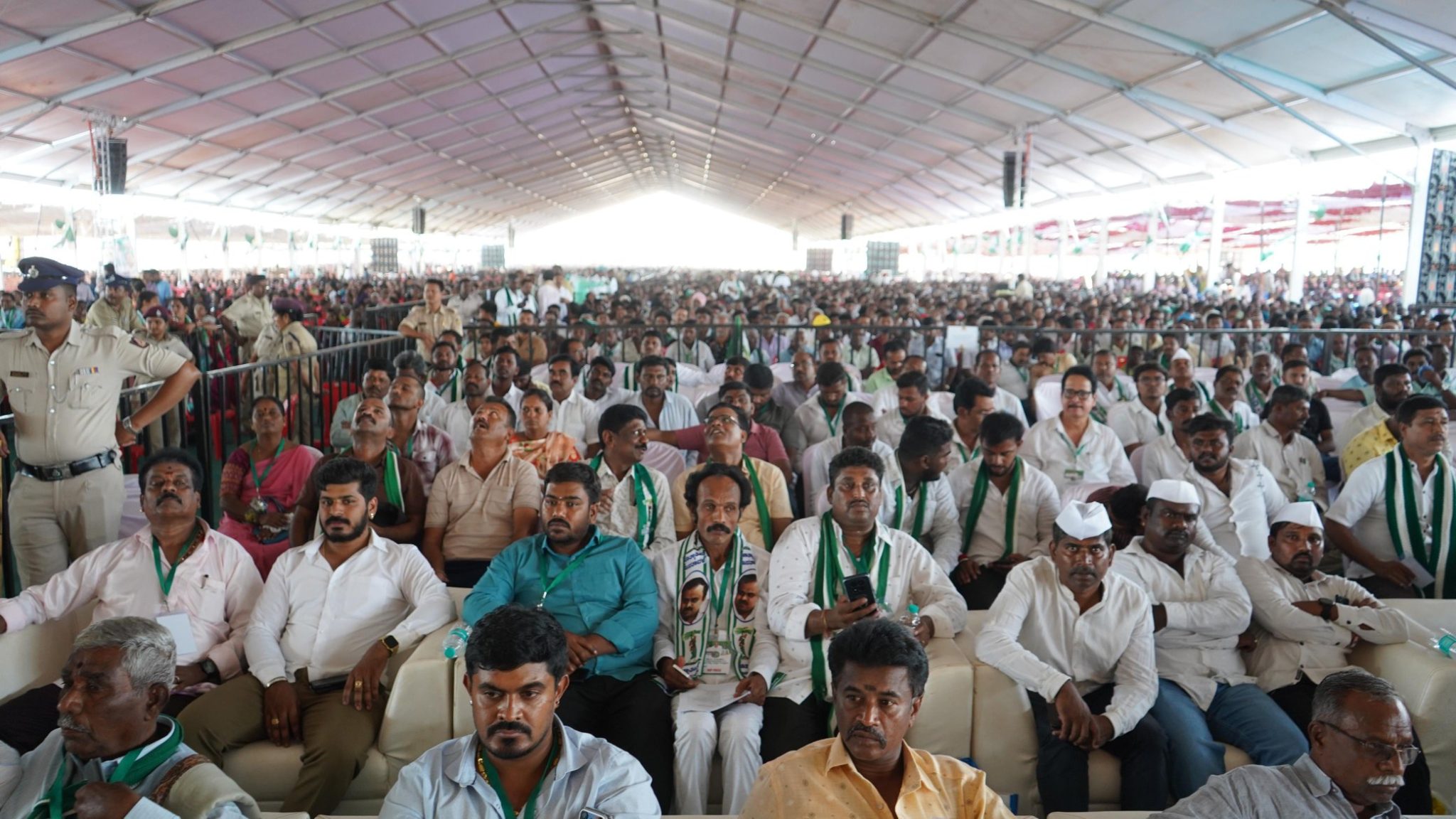 ಬೆಂಗಳೂರಿನಲ್ಲಿ ಜೆಡಿಎಸ್ ಶಕ್ತಿ ಪ್ರದರ್ಶನ: ಬೆಳ್ಳಿಹಬ್ಬದ ಸಂಭ್ರಮದಲ್ಲಿ ಮಿಂದೆದ್ದ ‘ಜನತಾ ಸಮಾವೇಶ’