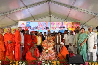 ನವಜೋಡಿಗಳಿಗೆ ಶುಭ ಹಾರೈಸಿದ ಸಂಸದೆ ಡಾ. ಪ್ರಭಾ ಮಲ್ಲಿಕಾರ್ಜುನ್