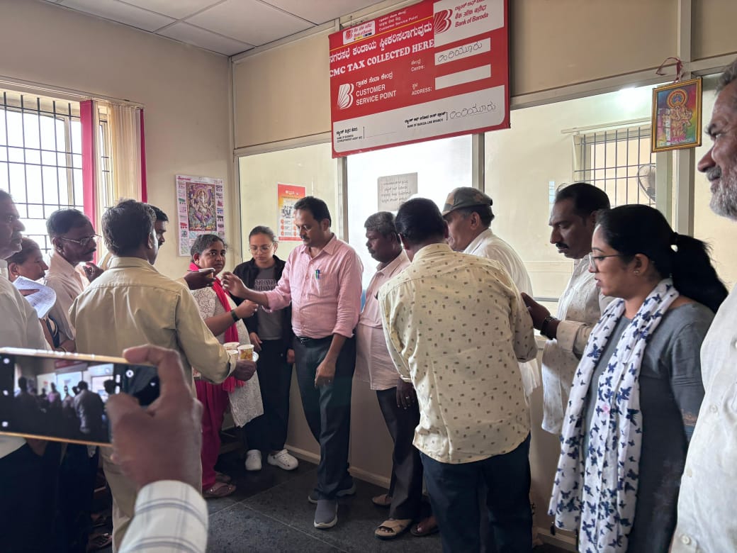 ಬಿಸಿಲ ಬೇಗೆಯಲ್ಲಿ ಕಂದಾಯ ಪಾವತಿಸಲು ಬಂದ ಸಾರ್ವಜನಿಕರಿಗೆ ‘ಮಜ್ಜಿಗೆ’ ಭಾಗ್ಯ: ನಗರಸಭೆಯ ಮಾನವೀಯ ನಡೆ