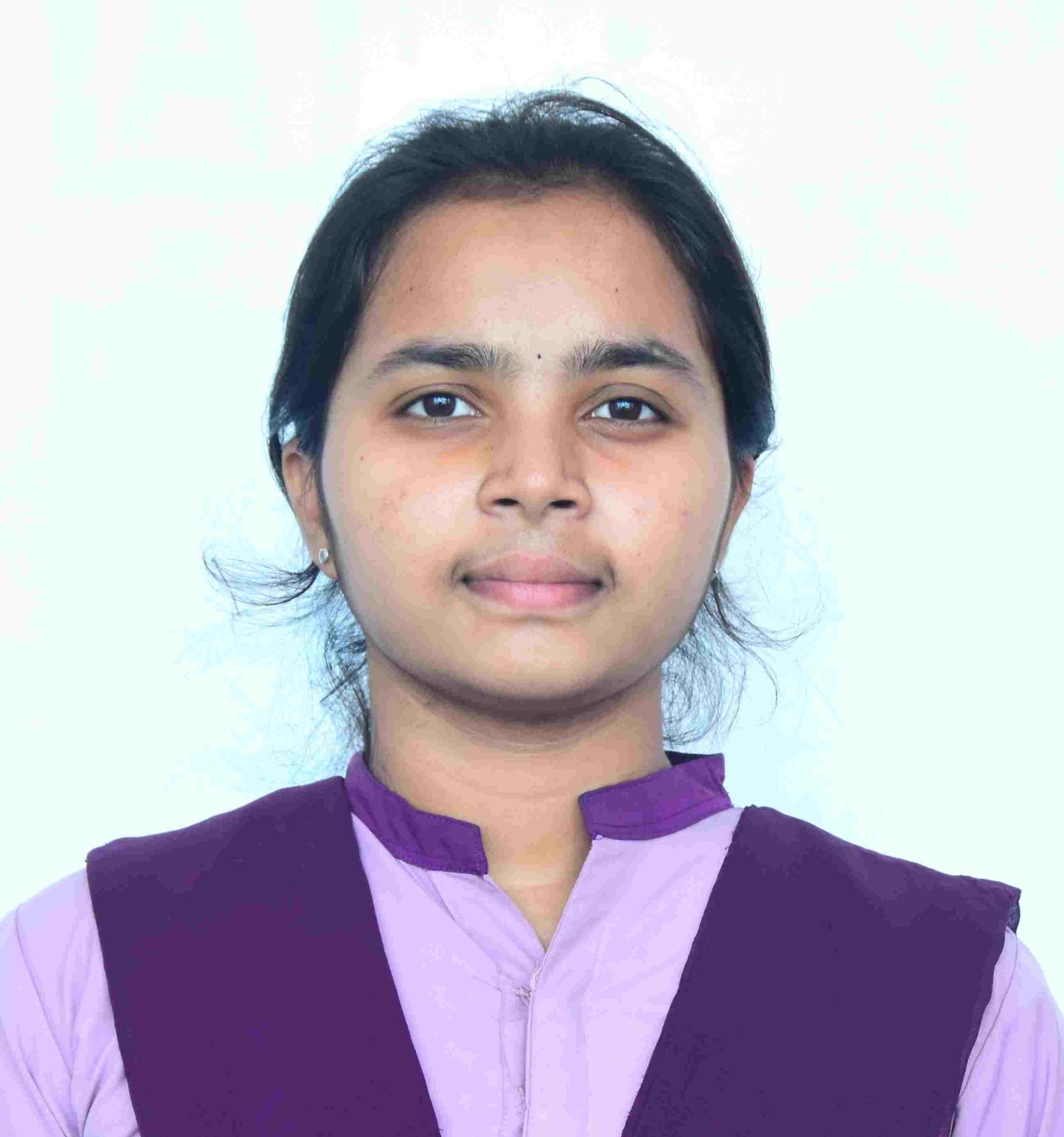 ಕಷ್ಟಗಳ ಕಡಲಲ್ಲೂ ಅರಳಿದ ಪ್ರತಿಭೆ: ಅಡುಗೆ ಕೆಲಸ ಮಾಡುವ ತಾಯಿಯ ಮಗಳ ಅಸಾಧಾರಣ ಸಾಧನೆ