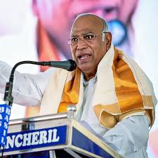 ಚರ್ಚೆಗೆ ಗ್ರಾಸವಾದ ಮಲ್ಲಿಕಾರ್ಜುನ ಖರ್ಗೆ ಅವರ ಸರಣಿ ವಿವಾದಾತ್ಮಕ ಹೇಳಿಕೆಗಳು