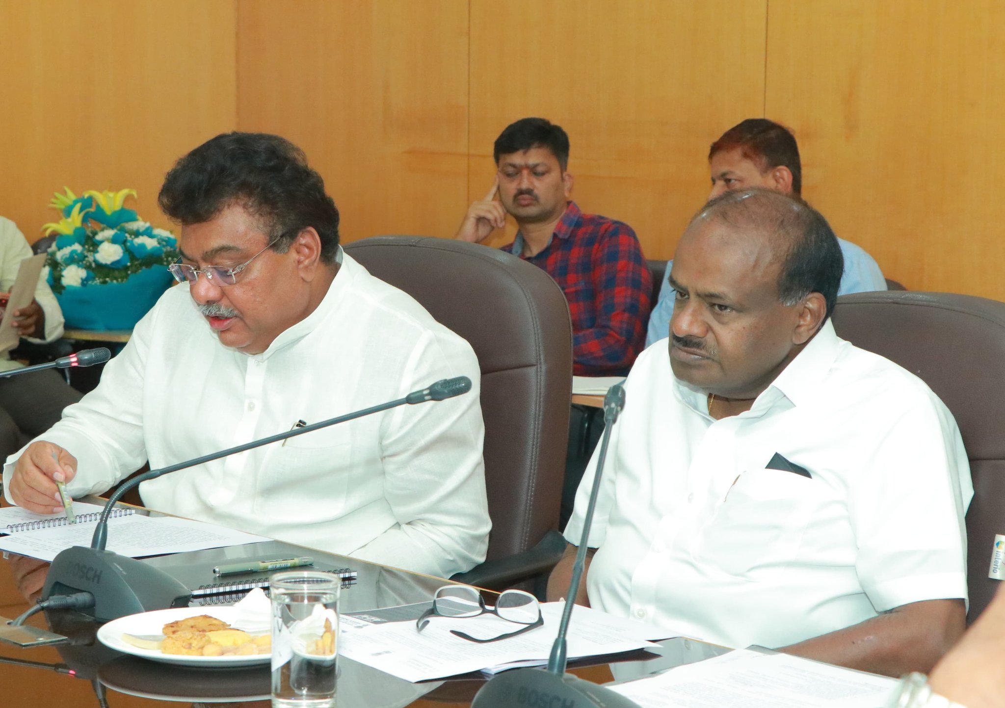 100 ಎಕರೆ ಬದಲಿಗೆ 500 ಎಕರೆಗೆ ಬೇಡಿಕೆ ಇಟ್ಟ ಕೇಂದ್ರ ಸಚಿವ ಕುಮಾರಸ್ವಾಮಿ