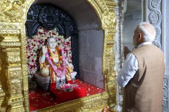 ಶ್ರೀ ಆದಿಚುಂಚನಗಿರಿ ಮಠಕ್ಕೆ ಪ್ರಧಾನಿ ಮೋದಿ ಭೇಟಿ: ಜ್ವಾಲಾ ಪೀಠದಲ್ಲಿ ವಿಶೇಷ ಪ್ರಾರ್ಥನೆ