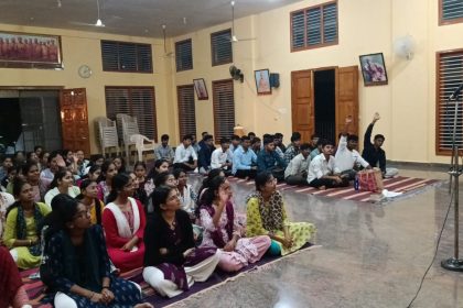 ಸ್ವಾಮಿ ವಿವೇಕಾನಂದರ ಪುಸಕ್ತ ಓದಲು ಯುವಕ-ಯುವತಿಯರು ವಿದ್ಯಾರ್ಥಿಗಳಿಗೆ ಸಲಹೆ