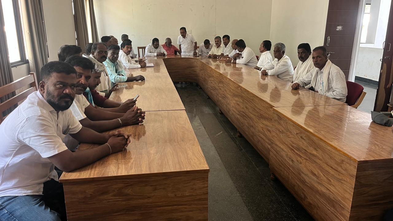 16 ಕೆರೆಗಳಿಗೆ ನೀರು ಹರಿಸುವ ಯೋಜನೆಗೆ ಅಡ್ಡಗಾಲು ಬೇಡ; ಅಪಪ್ರಚಾರ ಮಾಡುವವರಿಗೆ ಕಾಂಗ್ರೆಸ್‌ಕಾರ್ಯಕರ್ತರ ಎಚ್ಚರಿಕೆ