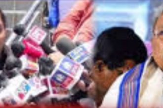 “ಗೃಹಲಕ್ಷ್ಮಿ ಬೇಡ, ಗೃಹ ನೀಡಿ” ಎಂದು ಹಾಡಿನ ಮೂಲಕ ಸಿಎಂಗೆ ಮುಸ್ಲಿಂ ಮಹಿಳೆ ಮನವಿ